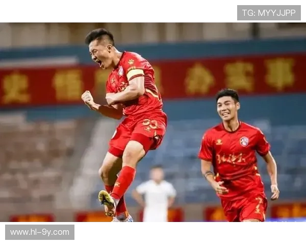 河南足球队高中锋意外受伤引发球队进攻体系调整讨论热议与应对策略 河南足球队高中锋意外受伤引发球队进攻体系调整讨论热议与应对策略