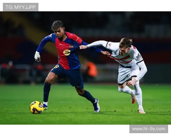 极致射门，完美进球：足球场上的精彩瞬间与无与伦比的技巧展示